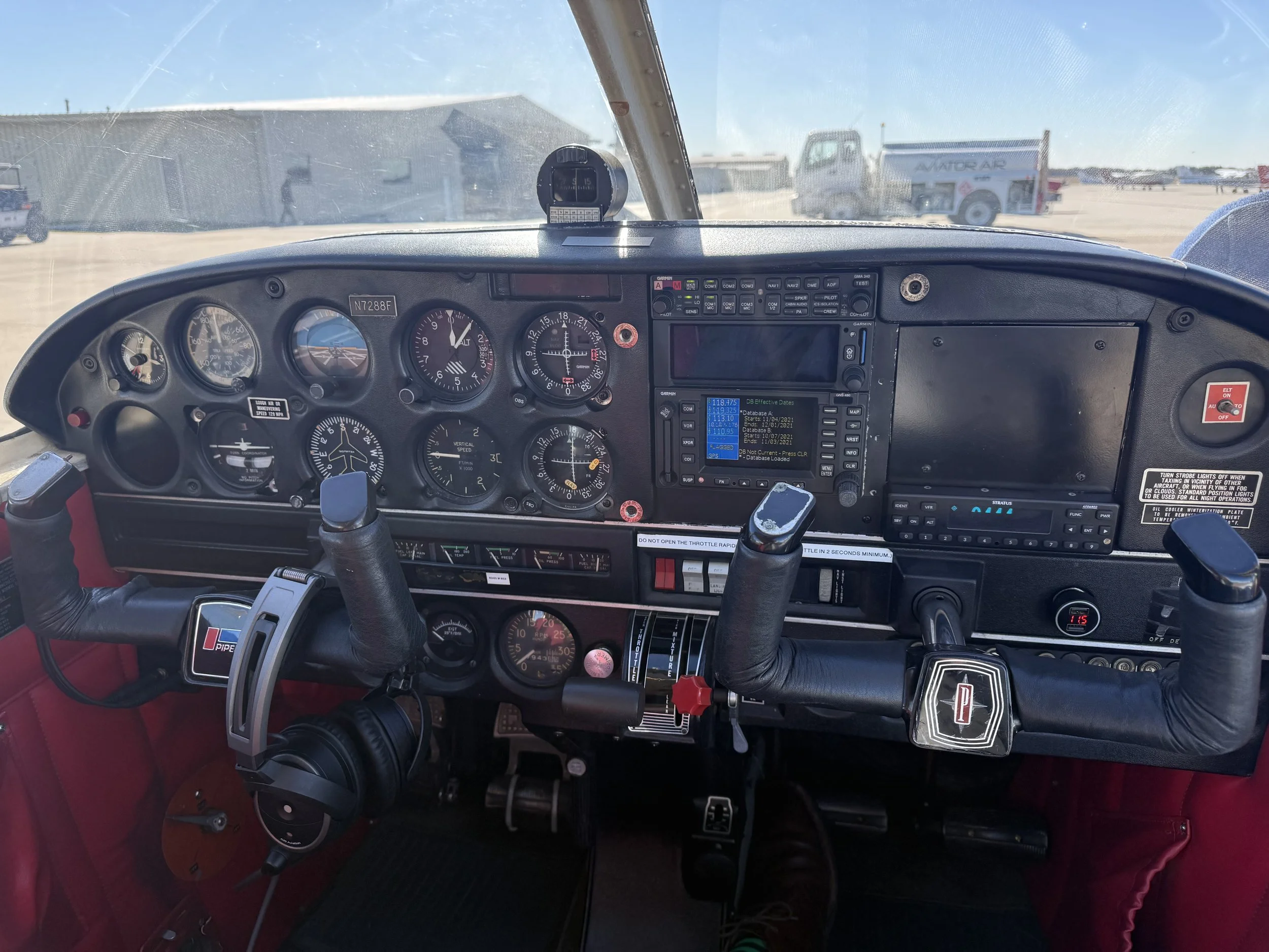 Cessna 172 instrument panel